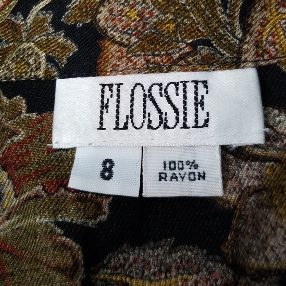 💥SALE! Flossie size 8 paisley button down blouse - Picture 2 of 3